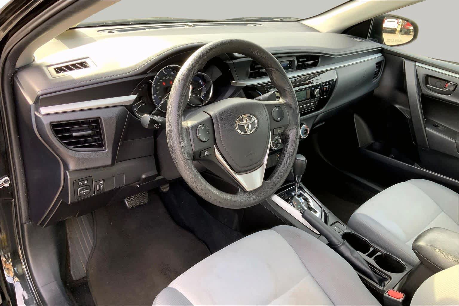 Used 2014 Toyota Corolla L FWD image 15