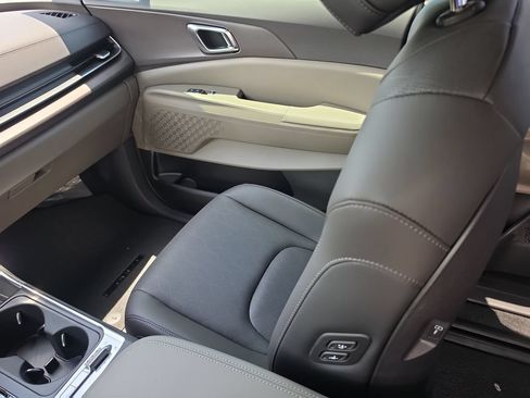New 2026 Kia Carnival SX FWD image 16