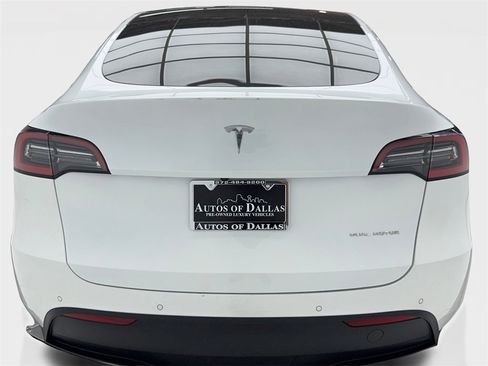 Used 2021 Tesla Model Y Long Range image 11