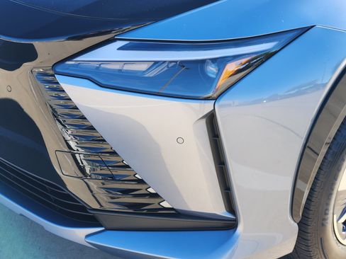 Used 2024 Lexus RZ 450e Premium image 6