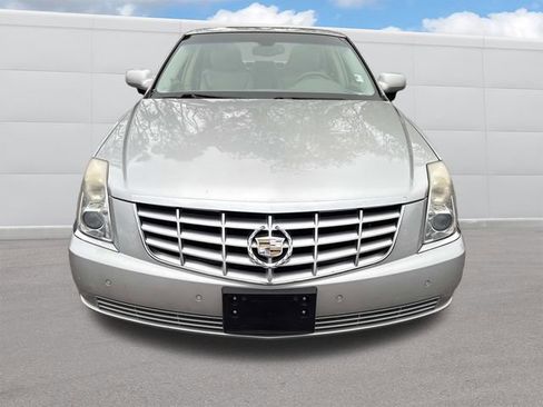 Used 2010 Cadillac DTS Luxury image 11