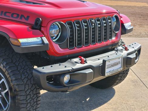 Used 2025 Jeep Gladiator Rubicon image 12