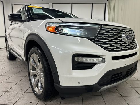 Used 2020 Ford Explorer Platinum w/ Premium Technology Package image 2