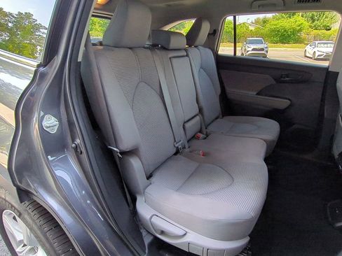 Used 2023 Toyota Highlander LE image 38