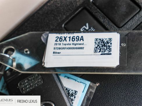Used 2019 Toyota Highlander LE image 26