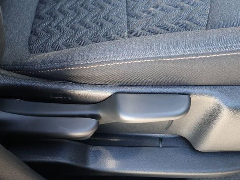 Used 2024 Chevrolet Equinox LT image 40