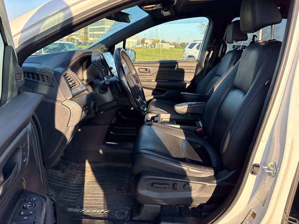 Used 2023 Honda Odyssey Sport image 17