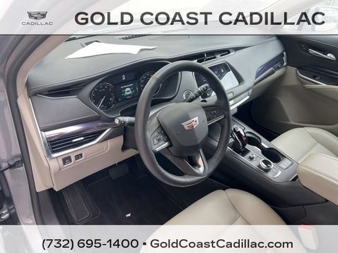 Certified 2023 Cadillac XT4 Luxury w/ Cold Weather Package FWD image 18