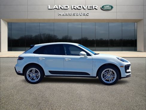 Used 2022 Porsche Macan AWD/4WD image 5