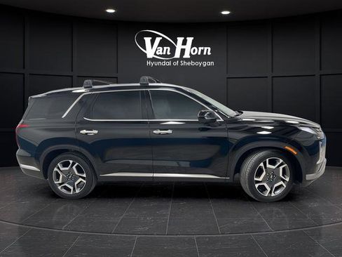 Used 2023 Hyundai Palisade Limited image 2