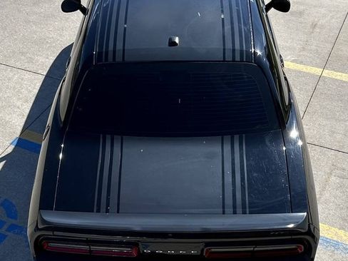 Used 2016 Dodge Challenger R/T image 13