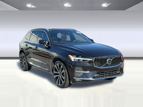 Certified 2023 Volvo XC60 B5 Ultimate w/ Climate Package image 7