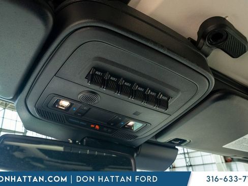 Used 2025 Ford Bronco Badlands image 15