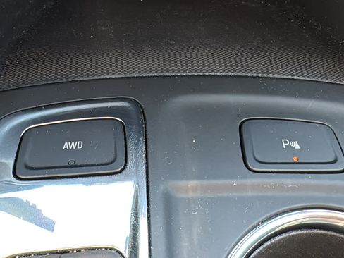 Used 2023 Chevrolet Equinox LT AWD/4WD image 19