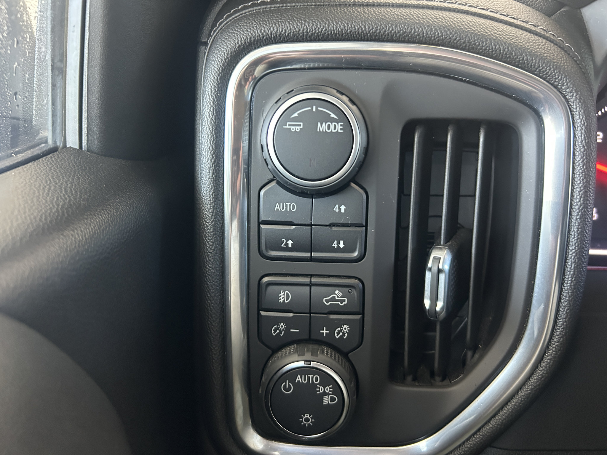 Used 2020 Chevrolet Silverado 1500 RST AWD/4WD image 27