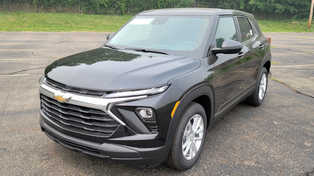 New 2026 Chevrolet TrailBlazer LS w/ LS Convenience Package FWD image 3