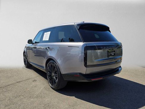 Used 2024 Land Rover Range Rover SE AWD/4WD image 5