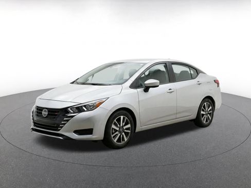 Used 2025 Nissan Versa SV FWD image 3