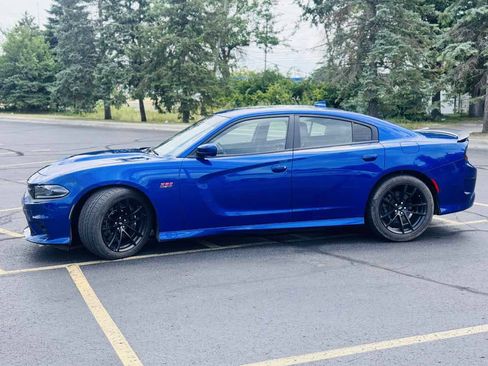 Used 2022 Dodge Charger Scat Pack w/ Dynamics Package RWD image 10