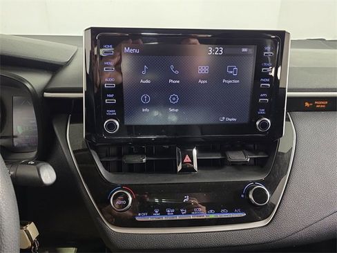 Used 2020 Toyota Corolla LE image 13