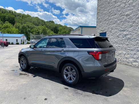New 2026 Ford Explorer Active w/ Active Comfort Package AWD/4WD image 8