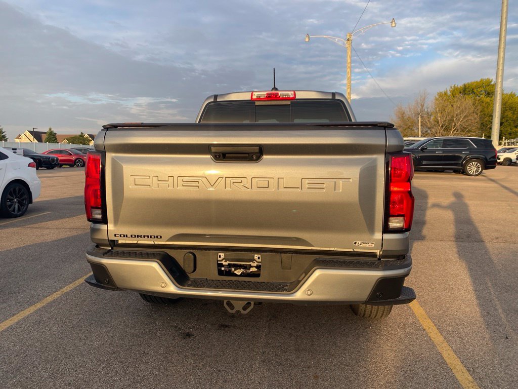 Used 2025 Chevrolet Colorado LT w/ LT Convenience Package AWD/4WD image 11