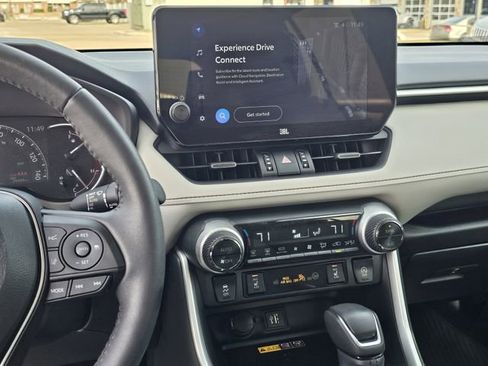 Used 2023 Toyota RAV4 XLE Premium image 9