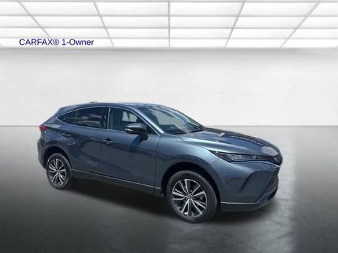 Used 2022 Toyota Venza LE AWD/4WD image 1