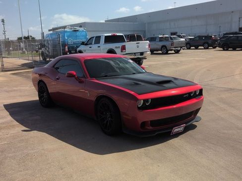 Used 2015 Dodge Challenger SRT Hellcat RWD image 3