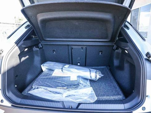 New 2025 Volkswagen ID.4 Pro S image 34