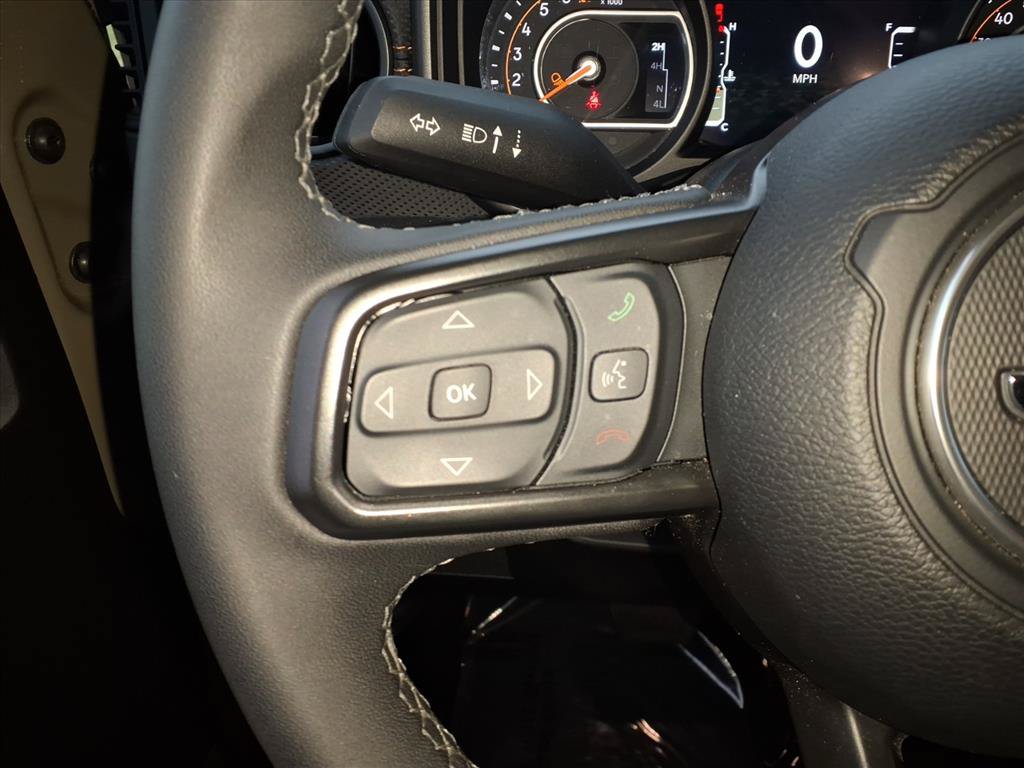 Used 2026 Jeep Gladiator Mojave AWD/4WD image 17