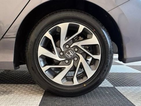 Used 2018 Honda Civic EX image 12