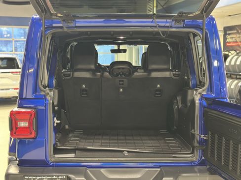 Used 2018 Jeep Wrangler Unlimited Sahara w/ Dual Top Group image 6