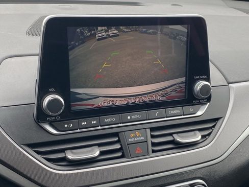 Certified 2024 Nissan Altima 2.5 SR image 3