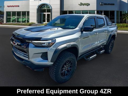 Used 2025 Chevrolet Colorado ZR2 w/ Midnight Edition image 4
