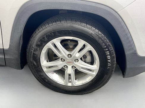 Used 2021 GMC Terrain SLE w/ Driver Convenience Package image 13