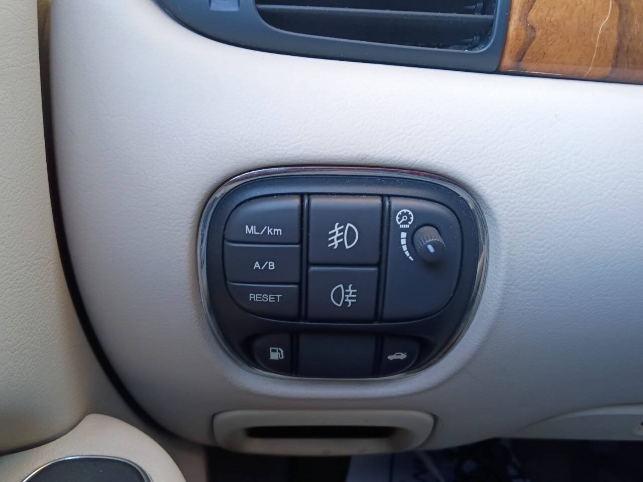 Used 2004 Jaguar XJ8 RWD image 19