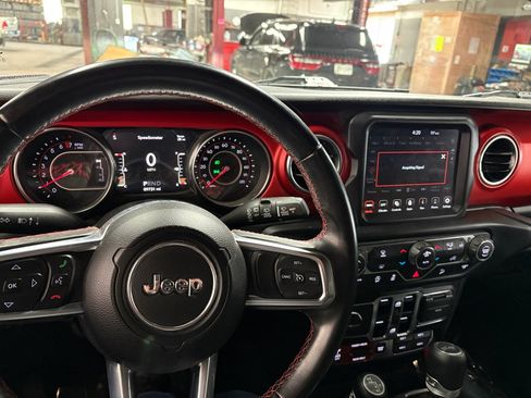 Used 2020 Jeep Wrangler Unlimited Rubicon AWD/4WD image 2