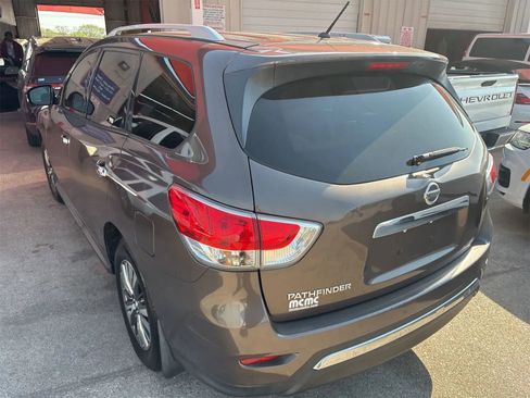 Used 2016 Nissan Pathfinder S FWD image 3