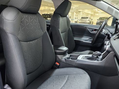 Used 2021 Toyota RAV4 XLE image 23