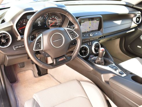 Used 2018 Chevrolet Camaro SS RWD image 13