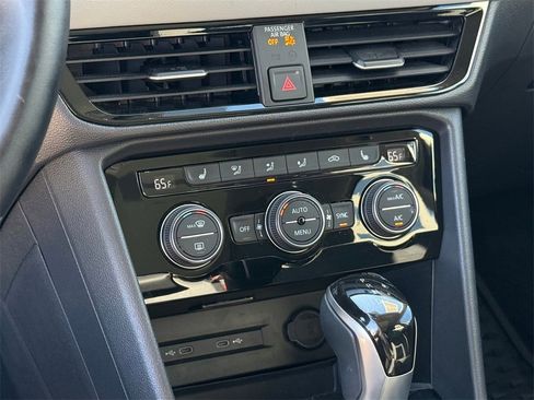 Used 2024 Volkswagen Taos SE image 24