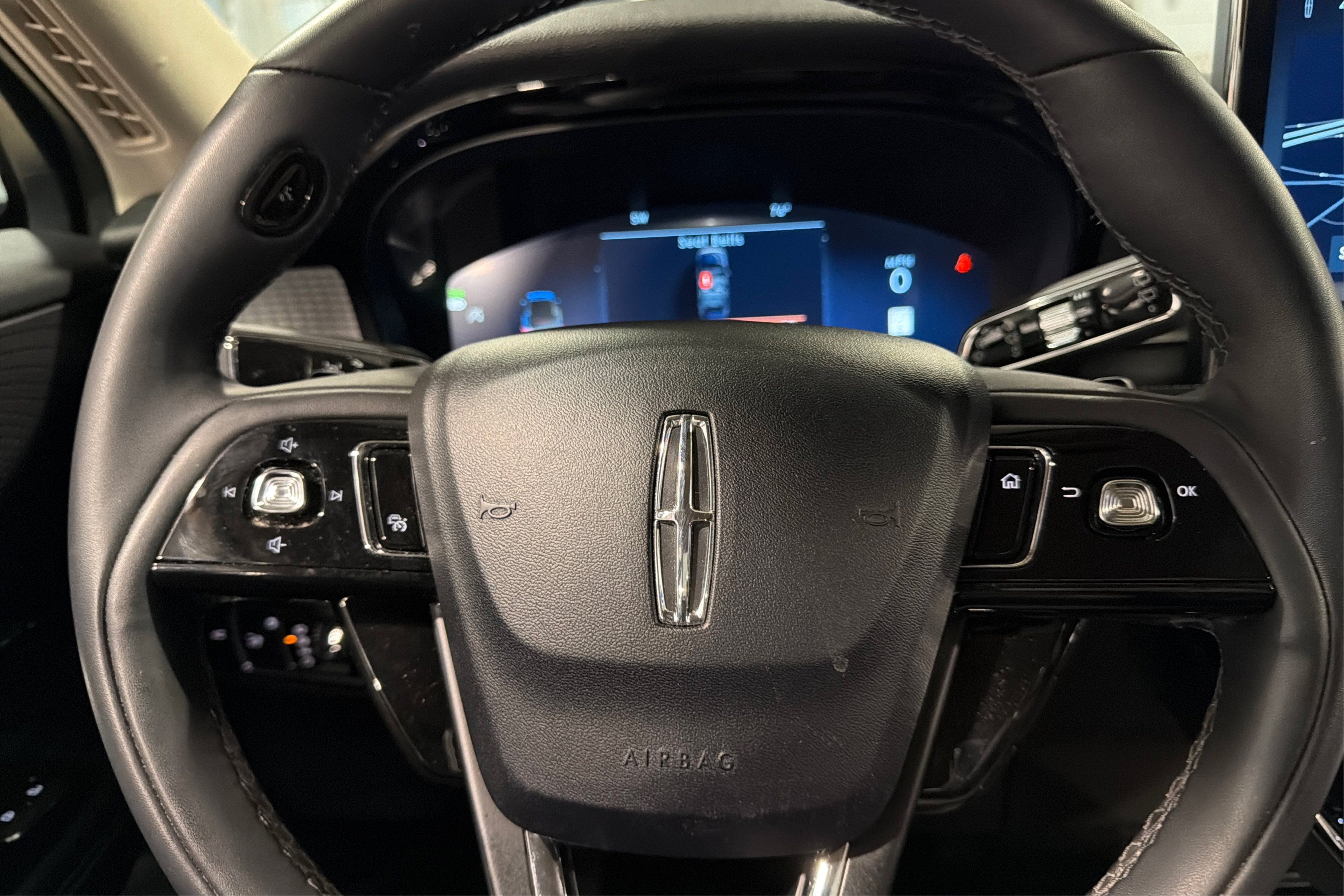 Used 2023 Lincoln Corsair AWD w/ Equipment Group 101A image 22