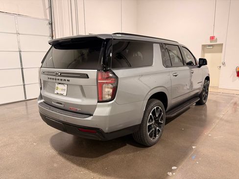 Used 2024 Chevrolet Suburban RST w/ Luxury Package AWD/4WD image 5