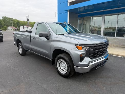 Used 2025 Chevrolet Silverado 1500 W/T w/ WT Value Package RWD image 3