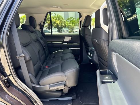 Used 2025 Ford Expedition Active RWD image 29