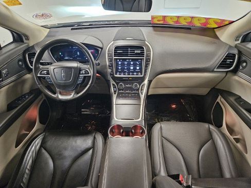Used 2019 Lincoln Nautilus Reserve image 12