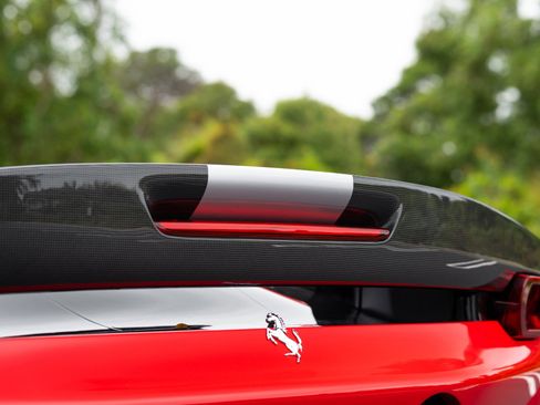 Used 2024 Ferrari SF90 Spider image 27