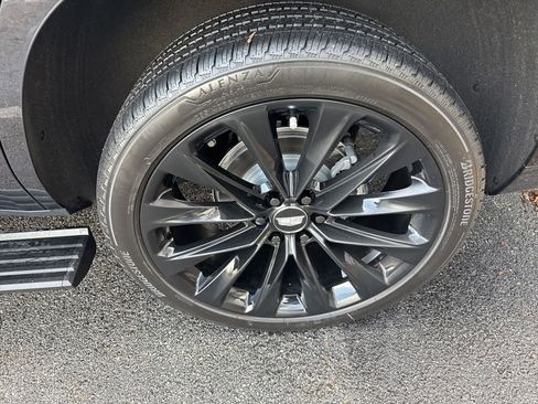 Used 2026 Cadillac Escalade Platinum Sport w/ LPO, ONYX Package image 10