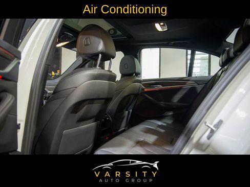 Used 2022 BMW 530i xDrive 530i xDrive w/ Convenience Package image 11